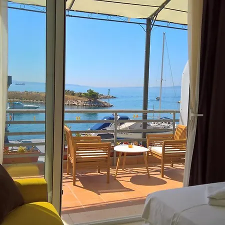 Guest house Marina Bay Zenta Luxury 4* 4*