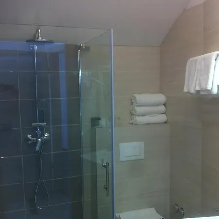Marina Bay Zenta Luxury 4* 4*