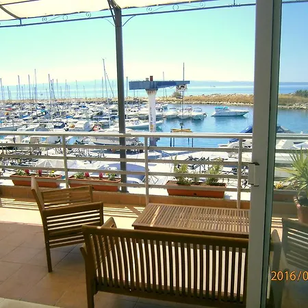 Marina Bay Zenta Luxury 4* Guest house